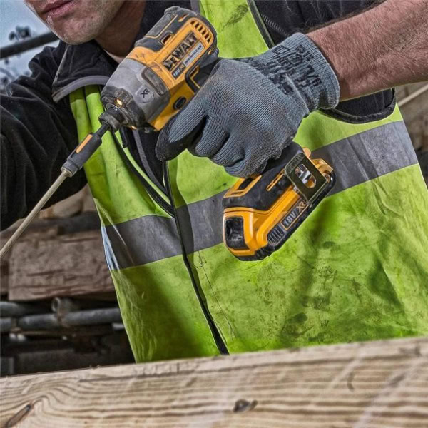 Masina de insurubat cu impact, cu acumulatori Dewalt DCF887P2, 18V/5.0Ah, cuplu maxim 205 Nm, 2 acumulatori, incarcator si valiza de transport - Image 3