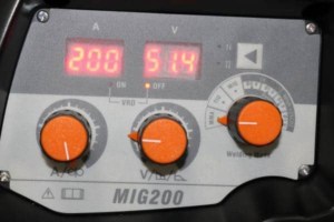 Aparat de sudura MIG-MAG tip invertor Jasic MIG 200 Synergic