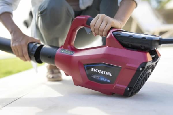 Suflanta electrica pe baterie Honda HHB36AXB