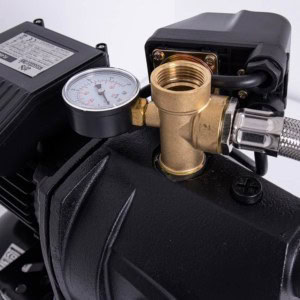Hidrofor cu pompa autoamorsanta, fonta, putere 1150 W, debit 4800 l/h, inaltime refulare 49 m, vas de expansiune 24 l