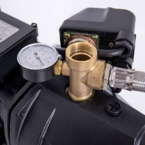 Hidrofor cu pompa autoamorsanta, fonta, putere 1150 W, debit 4800 l/h, inaltime refulare 49 m, vas de expansiune 50 l