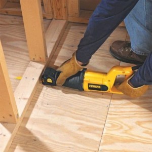 Fierastrau tip sabie Dewalt DWE305PK