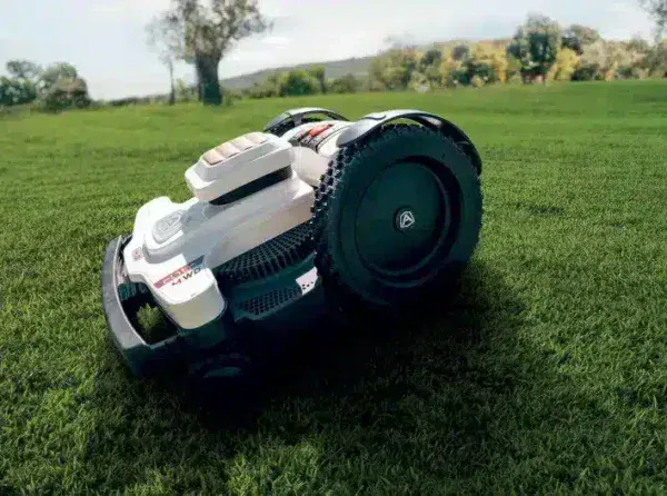 Robot Ambrogio 4.0 ELITE 4WD - Image 4