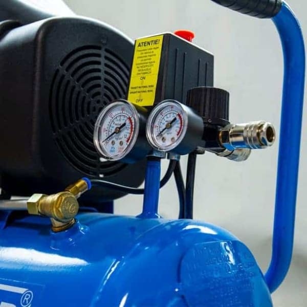 Compresor de aer Airmaster AIR2SHU824_AIR-70S, 24 l, 1500 W, 8 bar, 206 l/min + set 5 accesorii aer - Image 4