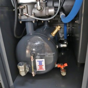Compresor de aer cu surub Airmaster AIRSCREW10A10S, 400 V, 7.5 kW, 10 bar, 970 l/min | Travandi.ro