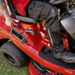 Tractoras de tuns gazon Solo by AL-KO Comfort T13-93.3 HD | Travandi.ro