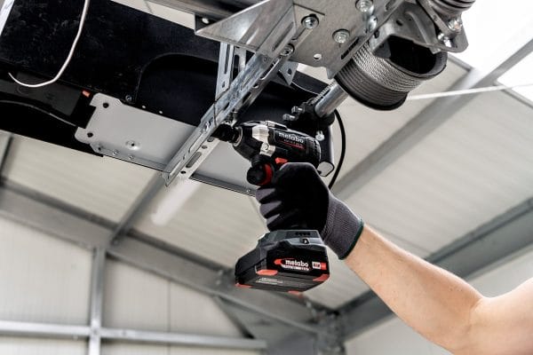 Masina de insurubat cu impact Metabo SSW 18 LTX 300 BL cu acumulator si valiza - Image 2