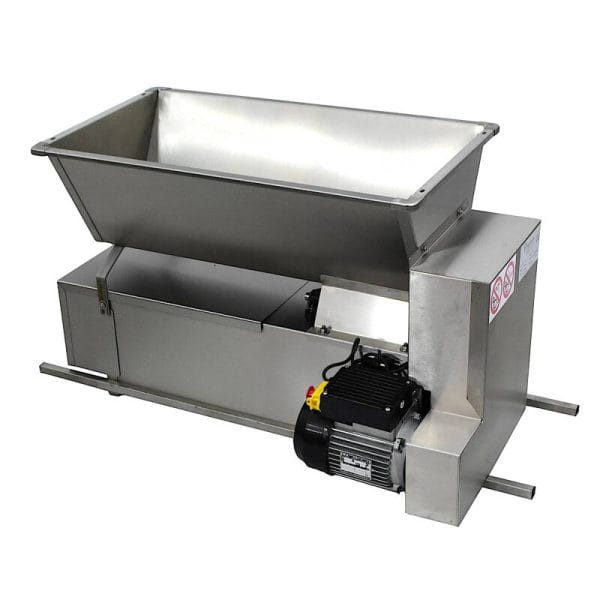 Zdrobitor desciorchinator struguri, cu motor Enoitalia ENO 15 inox, cuva si carcasa inox, cuva cu snec, motor 0,75kW, productivitate 1600-1800 kg/h