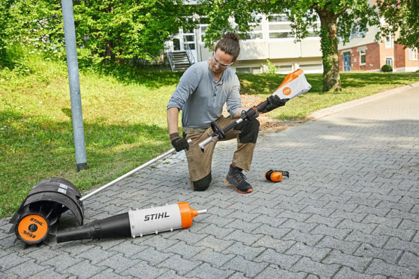 Motor combinat STIHL KMA 135 R cu acumulator - sistem AP (fara acumulator si incarcator) - Image 5