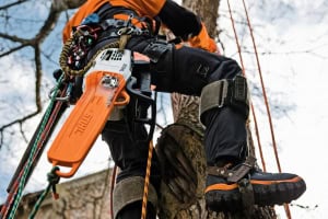 Motoferastrau STIHL MS 201 TC-M benzina 3/8"P P M-Tron 5 Motoferastrau STIHL MS 201 TC-M benzina 3/8"P P M-Tron | Travandi.ro