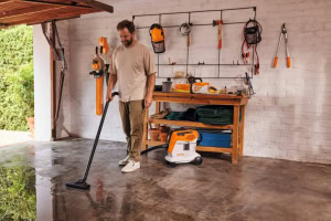 Aspirator manual cu acumulator STIHL SEA 60.0 L | Travandi.ro