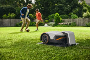 Robot de tuns gazonul STIHL iMOW 5.0 | Travandi.ro