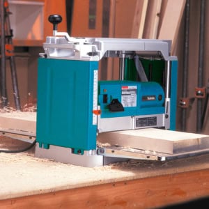 Rindea 304 mm, 1650W MAKITA 2012NB | Travandi.ro