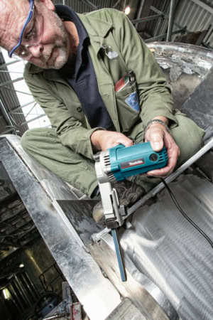 Masina de slefuit cu banda 500W, 9x533mm MAKITA 9032 | Travandi.ro
