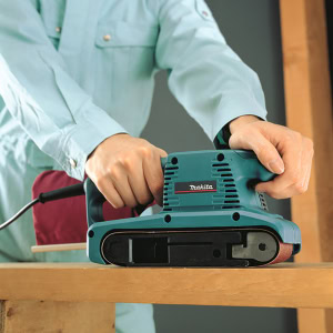 Masina de slefuit cu banda 650W, 76x457mm MAKITA 9910 | Travandi.ro