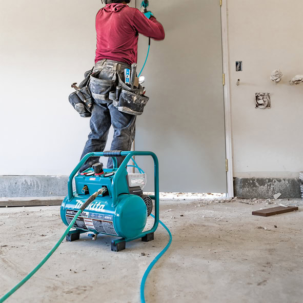 Compresor XGT 40Vmax, 7,6 l, 9,3 bar, livrat fara acumulatori MAKITA AC001GZ 3 Compresor XGT 40Vmax, 7,6 l, 9,3 bar, livrat fara acumulatori MAKITA AC001GZ - Image 3