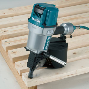 Pistol pneumatic pentru paleti 100 mm MAKITA AN960 | Travandi.ro