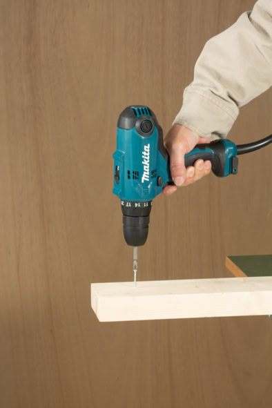 Masina gaurit si insurubat, 56 Nm, 320W MAKITA DF0300 3 Masina gaurit si insurubat, 56 Nm, 320W MAKITA DF0300 - Image 3