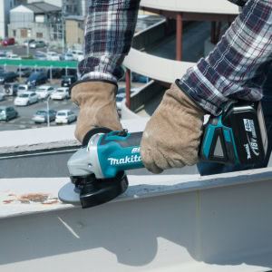 Polizor unghiular LXT, 125 mm, livrat cu 2 acumulatori 18V 5.0Ah MAKITA DGA506RTJ | Travandi.ro