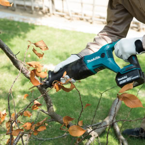 Fierastrau alternativ LXT 18V, 32 mm, fara acumulatori MAKITA DJR186Z | Travandi.ro