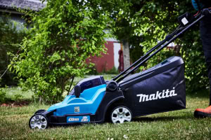 Masina de tuns gazon LXT 18V, 43 cm, fara acumulatori MAKITA DLM432Z | Travandi.ro