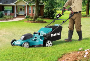 Masina de tuns gazon LXT 18V, 53 cm, livrata cu 2 acumulatori 18V 5,0Ah MAKITA DLM538CT2 | Travandi.ro