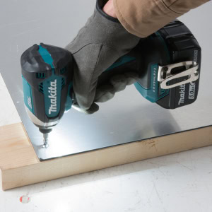 Masina de insurubat cu impact LXT 18V, 170 Nm, fara acumulatori MAKITA DTD153Z | Travandi.ro