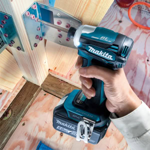 Masina de insurubat cu impact LXT 18V, 180 Nm, livrata cu 2 acumulatori de 5,0Ah MAKITA DTD172RTJ | Travandi.ro
