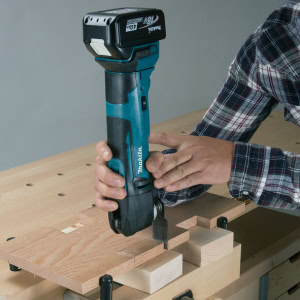 Masina multifunctionala compatibila cu acumulator 18V MAKITA DTM51Z | Travandi.ro