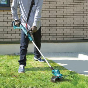 Masina de cosit LXT 18V, 26 cm, livrata cu un acumulator 18V 3.0Ah MAKITA DUR193RF | Travandi.ro
