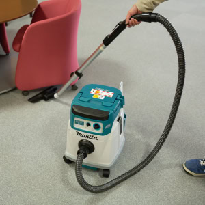 Aspirator clasa L 15L compatibil cu acumulatori LXT 18Vx2 MAKITA DVC156LZX1 | Travandi.ro