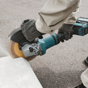 Polizor unghiular XGT, 230 mm, livrat cu 2 acumulatori 40Vmax 5.0Ah + incarcator DC40RA MAKITA GA038GT201 | Travandi.ro
