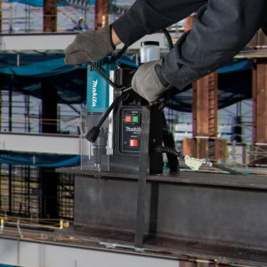 Masina de gaurit si insurubat cu talpa magnetica 1050W MAKITA HB350 | Travandi.ro