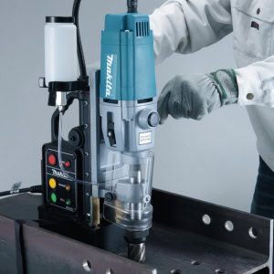 Masina de gaurit si insurubat cu talpa magnetica 1150W MAKITA HB500 | Travandi.ro