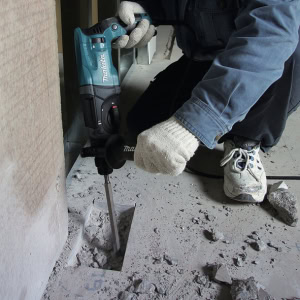 Ciocan rotopercutor SDS-PLUS, 2,4J, 780 W MAKITA HR2470 | Travandi.ro