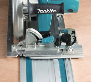 Fierastrau circular de mana 270 mm, 2000W MAKITA HS0600 | Travandi.ro