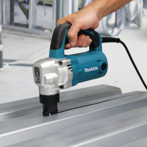 Masina de taiat tabla, 1,6 mm, 710W MAKITA JN3201J | Travandi.ro