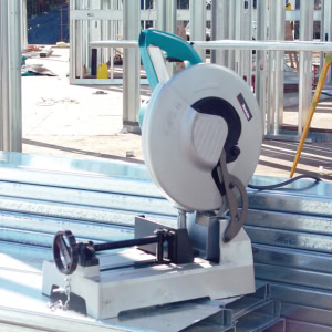 Masina de debitat metale 1750W, 305 mm MAKITA LC1230N | Travandi.ro