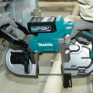 Fierastrau cu banda XGT 40Vmax, 127 mm, fara acumulatori MAKITA PB002GZ | Travandi.ro