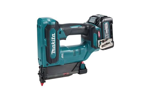 Pistol de batut cuie fara cap XGT 40Vmax, livrat cu un acumulator 2,5Ah MAKITA PT001GD101 1 Pistol de batut cuie fara cap XGT 40Vmax, livrat cu un acumulator 2,5Ah MAKITA PT001GD101