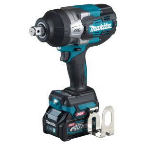 Cheie de strans cu impact XGT, 1.800 Nm, livrata cu 2 acumulatori 40Vmax 2,5Ah MAKITA TW001GD201