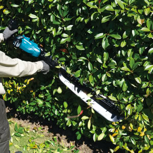 Foarfecă de tuns gardul viu des XGT 40V, 75 cm, livrată cu 1 acumulator 40V 4.0Ah MAKITA UH014GM101 | Travandi.ro