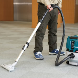 Aspirator XGT cu aspirare umeda si uscata, 8 L, livrat fara acumulatori MAKITA VC001GLZ | Travandi.ro