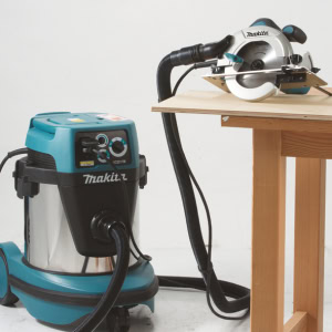 Aspirator 22L cu aspirare umeda si uscata clasa de absorbtie M MAKITA VC2211M | Travandi.ro