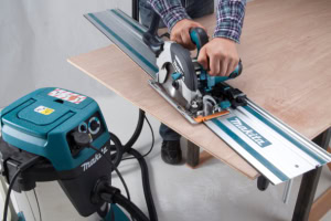 Aspirator 1050W 32L MAKITA VC3210L | Travandi.ro