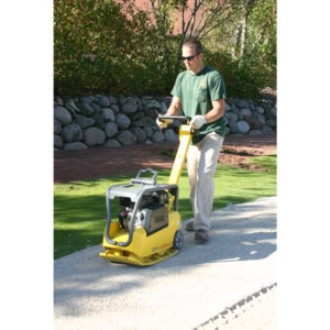 Placa compactoare reversibila Wacker Neuson BPU2540A, benzina, greutate 145 kg, forta de impact 25 kN | Travandi.ro