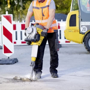 Ciocan demolator Wacker Neuson BH55 28x160, motor benzina 2T, sistem prindere 28x160 mm, forta de impact 55 J | Travandi.ro