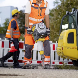 Ciocan demolator Wacker Neuson BH55 28x160, motor benzina 2T, sistem prindere 28x160 mm, forta de impact 55 J | Travandi.ro