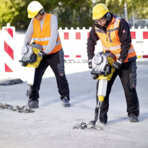 Ciocan demolator Wacker Neuson BH65 27x80, motor benzina 2T, sistem prindere 27x80 mm, forta de impact 65 J | Travandi.ro