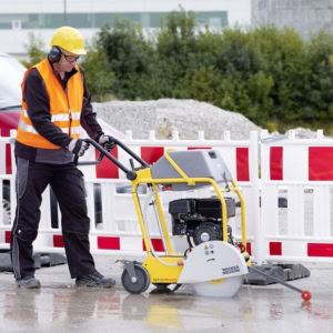 Masina de taiat beton-asfalt Wacker Neuson BFS940, motor termic 4T, 400 mm 9 Masina de taiat beton-asfalt Wacker Neuson BFS940, motor termic 4T, 400 mm | Travandi.ro